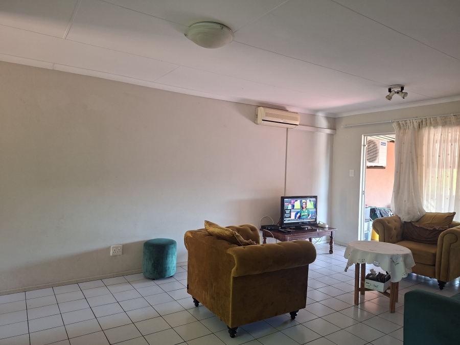 2 Bedroom Property for Sale in Safari Gardens North West